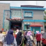 KADISDIK LUBUKLINGGAU DI DEMO EMAK- EMAK, MINTA WALIKOTA COPOT FIRDAUS ABKY,, Senin 06/10/2025: