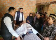 Diduga Sakit, Satreskrim Bersama Unit Identifikasi dan Polsek BTS Ulu Sigap Evakuasi Korban Meninggal di Kebun Desa Sadu, Selas 14/10/2025: