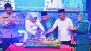 Bupati Musi Rawas Hj Ratna Machmud didampingi Ketua TP PKK Mura H Riza Novianto Gustam,, Rabu 15/10/2025:
