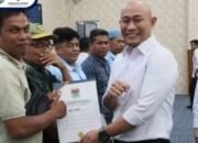 Wali Kota Lubuk Linggau, H Rachmat Hidayat secara resmi menyerahkan Surat Ketetapan Retribusi Daerah SKRD:kamis 16/10/2025: