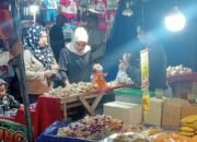 Pasar malam yang diadakan di lapangan setia negara Kabupaten Rejang Lebong menuai sepi saat hujan sore hingga malam hari tak henti, Rabu 22/10/2025: