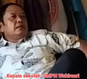 Kepala sekolah (Kepsek), SMPN H WUKIRSARI Kecamatan Tugumulyo kabupaten Musi Rawas menunjukkan keangkuhan dan kearogansian gaya baru, Sabtu 25/10/2025: