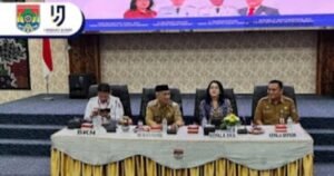 Wakil Wali Kota Lubuk Linggau, H. Rustam Effendi, membuka secara resmi kegiatan Sosialisasi dan Rapat Koordinasi Teknis Rakor Teknis,, Senin 27/10/2025:
