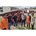 Tim Gabungan Polsek Muara Beliti Sigap Cek TKP Korban Diduga Jatuh ke Sungai Beliti Terbawa Arus, Senin 06/10/2025: