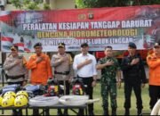 Kapolres Lubuk Linggau, AKBP Adithia Bagus Arjunadi memimpin pelaksanaan Apel Kesiapan dalam rangka Tanggap Darurat Bencana,,kamis 06/11/2025: