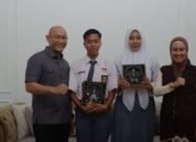 Wali Kota Lubuk Linggau, H. Rachmat Hidayat, bersama Ketua TP PKK, Hj. Risca Priba Ayu,, Rabu 12/11/2025: