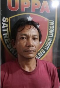 Kekerasan dalam rumah tangga (KDRT) kembali terjadi dengan cara yang sangat keji di Kota Lubuk Linggau,kamis 20/11/2025: