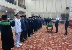 Bupati Musi Rawas, Hj Ratna Machmud, melaksanakan pelantikan dan pengambilan sumpah,,janji kepada 12 Pejabat Pimpinan Tinggi,, Jumat 21/11/2025