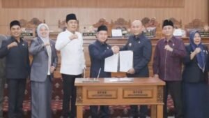 Rancangan Peraturan Daerah Anggaran Pendapatan dan Belanja Daerah Raperda APBD,Tahun Anggaran 2026 disahkan, Jumat 28/11/2025:
