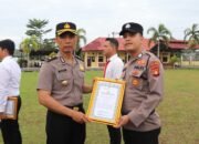 Kurang Dari 1X24 Jam Ungkap Perkara Curanmor Menjadi Perhatian Publik, Kapolres Musi Rawas Berikan Penghargaan ke Delapan Personel Polsek Muara Kelingi, Senin,08/12/2025