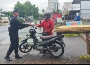 Batalyon B Pelopor Perkuat Kepedulian Lewat Aksi “Jumat Berkah, Jumat 05/12/2025: