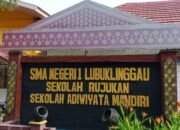 akan Konfirmasi dengan Zulkarnain selaku Kepala Sekolah SMA Negeri 1 Lubuklinggau yang berlokasi di Jalan Pelita Jaya, Kecamatan Lubuk Linggau Barat 1, Rabu 03/12/2025: