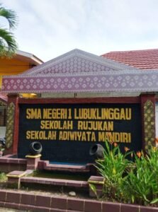 akan Konfirmasi dengan Zulkarnain selaku Kepala Sekolah SMA Negeri 1 Lubuklinggau yang berlokasi di Jalan Pelita Jaya, Kecamatan Lubuk Linggau Barat 1, Rabu 03/12/2025: