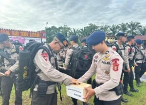 Bersama untuk Berbagi: Satbrimob Polda Sumsel Batalyon B Pelopor Gelar Program Kamis Sedekah
