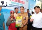 Wali Kota Lubuk Linggau, H. Rachmat Hidayat menghadiri sekaligus melakukan serah terima dan peresmian Rumah,,