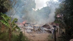 Hadir di Tengah Duka, Ketua Bhayangkari Cabang Musi Rawas Salurkan Bansos dan Gelar “Trauma Healing” Kepada Korban Kebakaran,,
