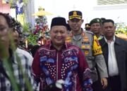 Bupati Musi Rawas, Hj Ratna Machmud diwakili Asisten Pemerintah dan Kesra Kabupaten Musi Rawas Agus Susanto menghadiri Misa Malam Natal Tahun 2025,, Rabu 24/12/2025: