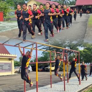 Jaga Kondisi Fisik dan Kekompakan, Personel Batalyon B Pelopor Gelar Olahraga Pagi,,,