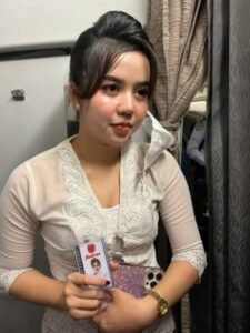 Demi Menyenangkan Orang Tua, Cewek Cantik Ini Rela Berbohong Mengaku Pramugari, Selasa 07/01/2026: