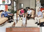 Wali Kota Lubuk Linggau, H Rachmat Hidayat didampingi Plt Kepala BPKAD, Indra Sulita,,kamis 08/01/2026: