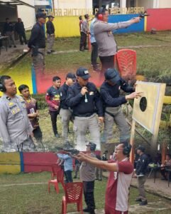 Personel Satbrimob Polda Sumsel Batalyon B Pelopor Jadi Instruktur dan BA Administrasi Ujian Menembak Polres Pagar Alam,,,